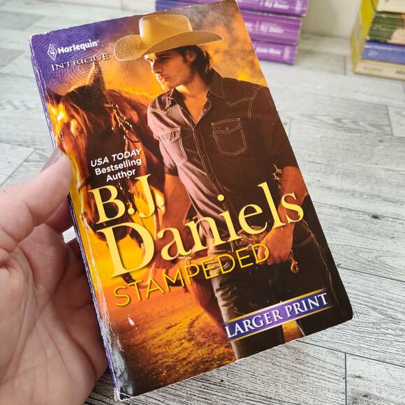 Stampeded LARGER‎ PRINT B.J. Daniels 2011 Harlequin Intrigue Paperback Romance - Picture 1 of 12